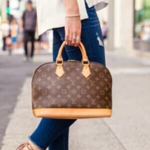 ⭐🔥AUTHENTIC🔥⭐ Louis Vuitton Alma monogram